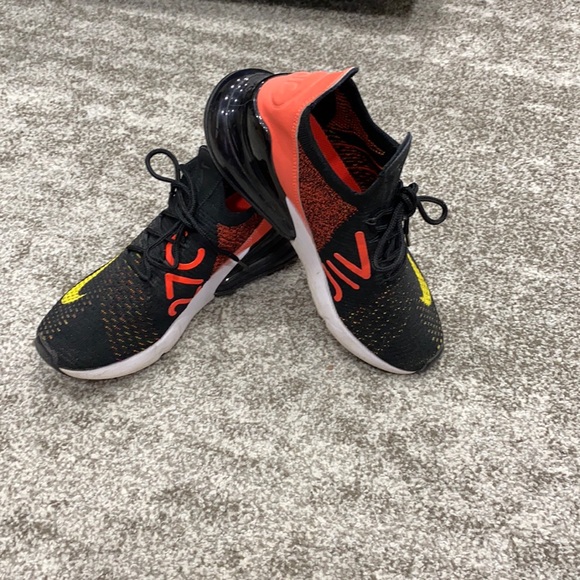 Nike Shoes - Nike sneakers